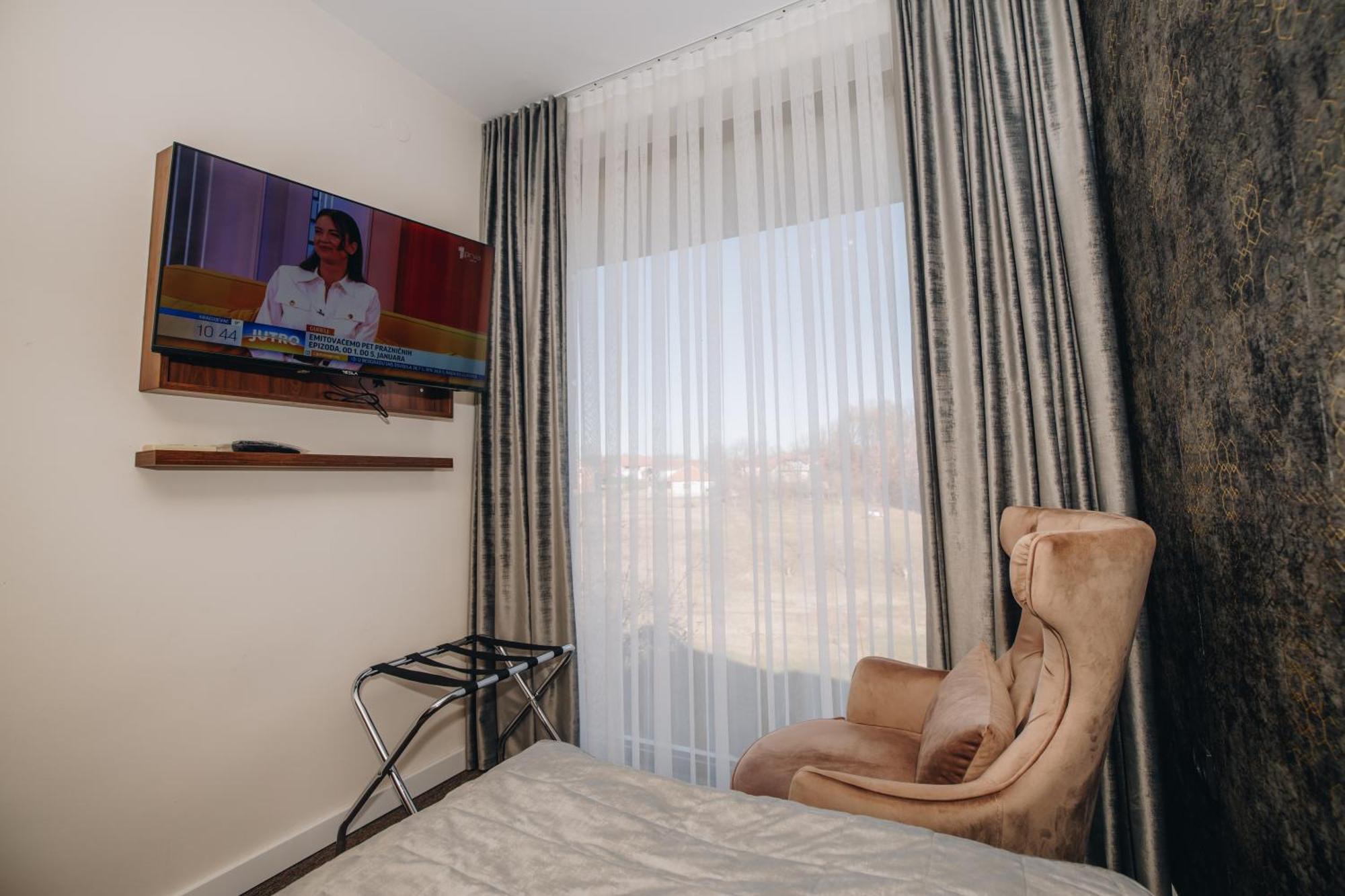 Garni Hotel Radovic كراغوييفاك المظهر الخارجي الصورة