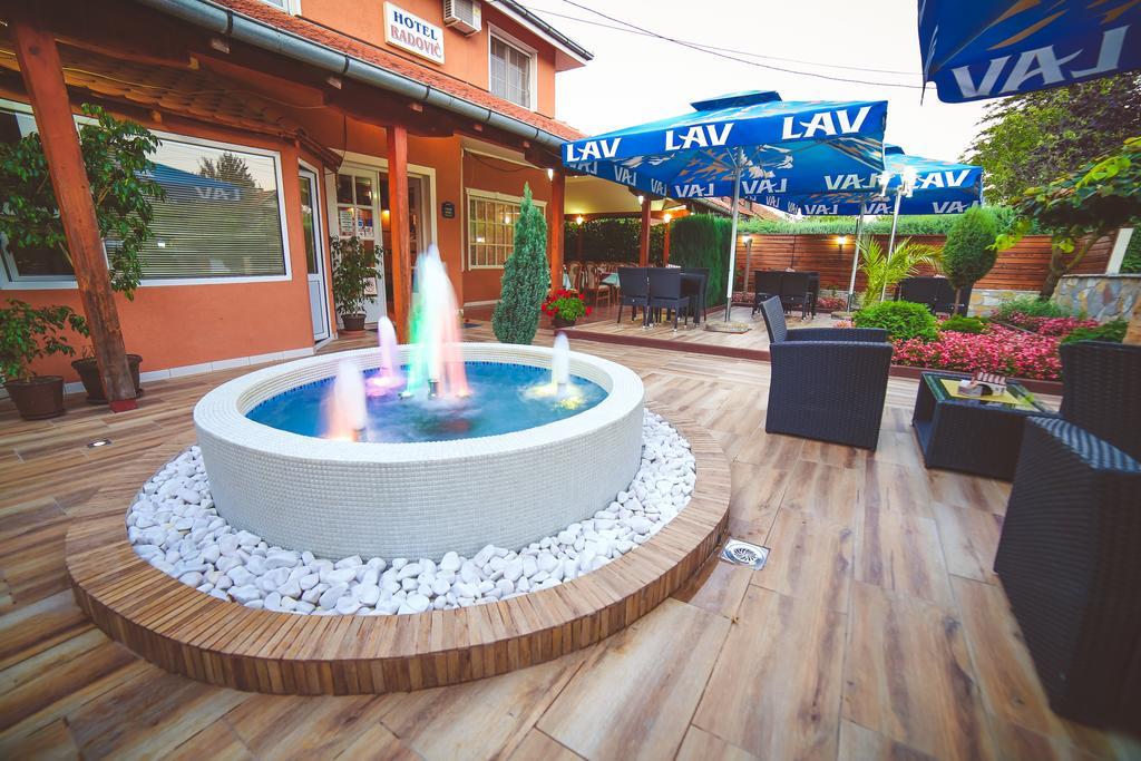 Garni Hotel Radovic كراغوييفاك المظهر الخارجي الصورة