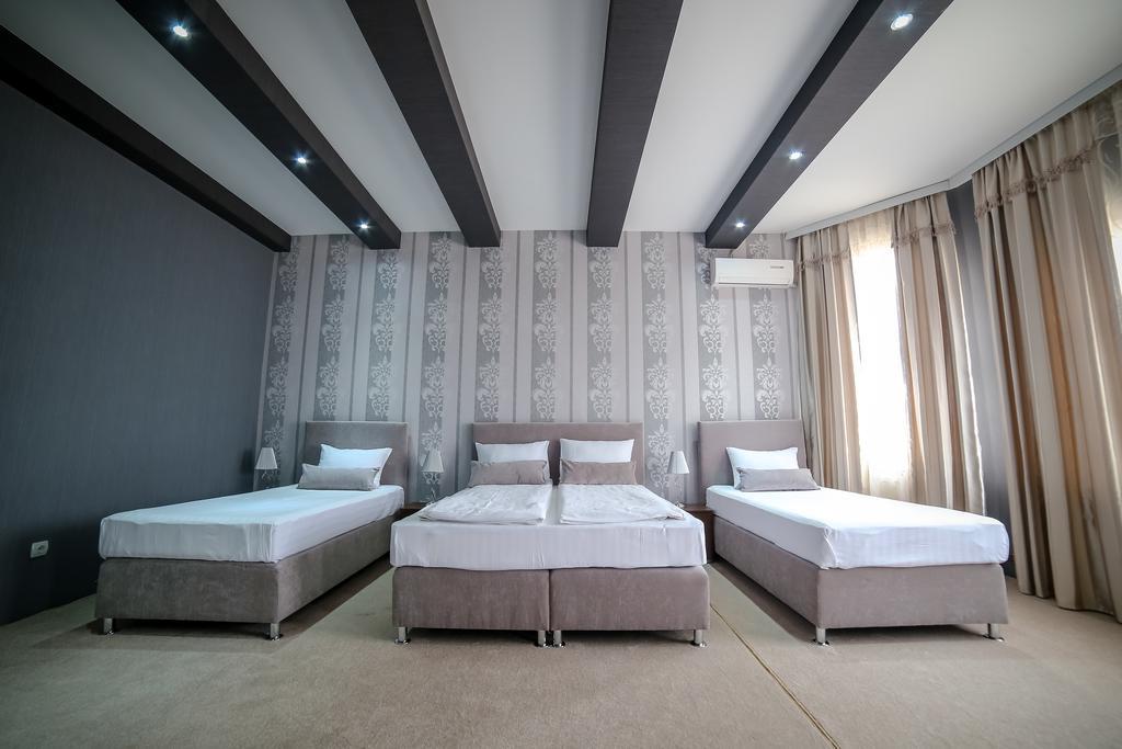 Garni Hotel Radovic كراغوييفاك المظهر الخارجي الصورة