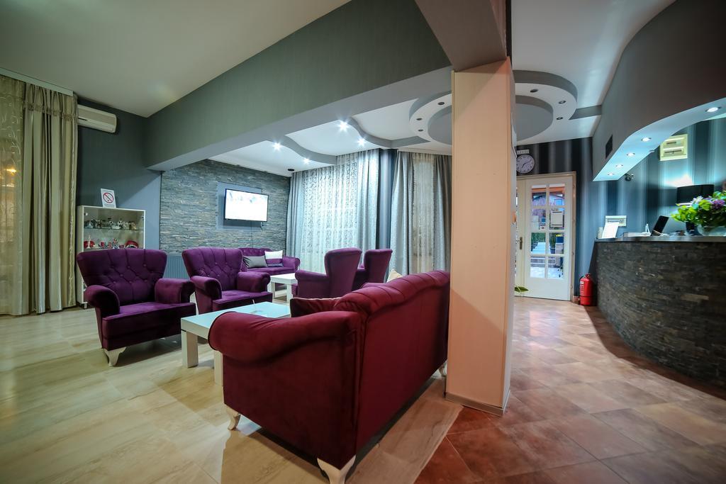 Garni Hotel Radovic كراغوييفاك المظهر الخارجي الصورة