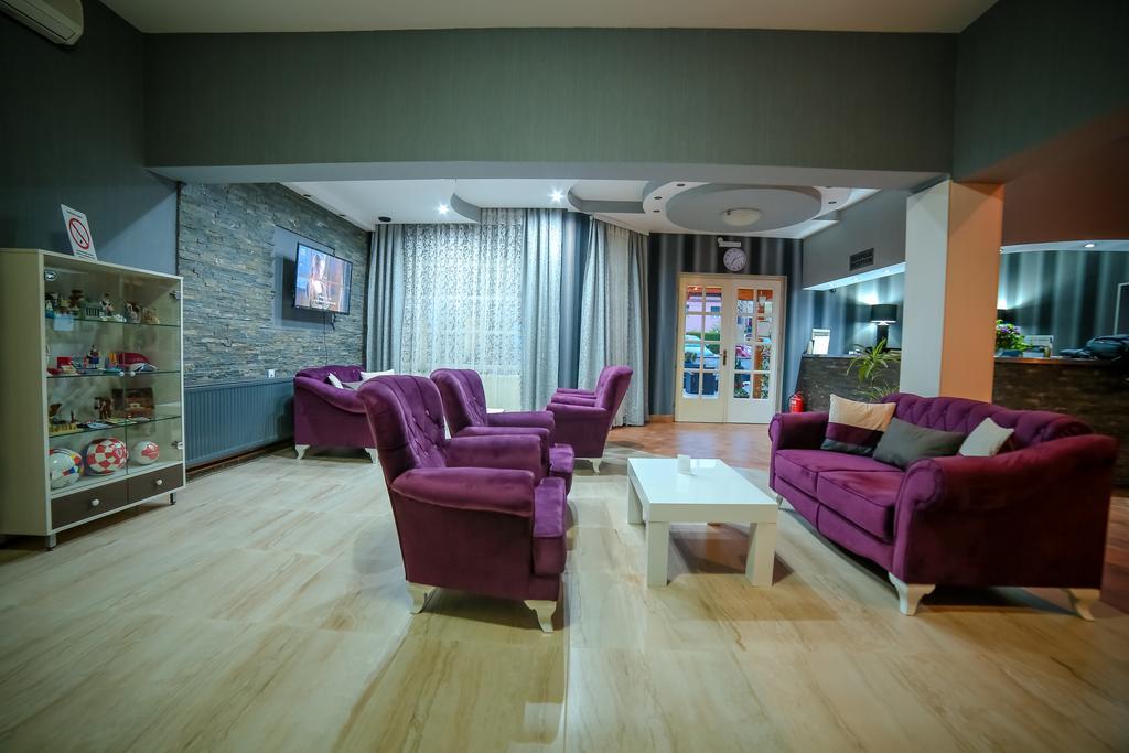 Garni Hotel Radovic كراغوييفاك المظهر الخارجي الصورة