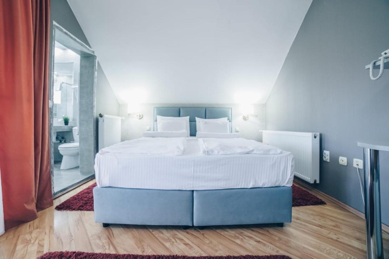 Garni Hotel Radovic كراغوييفاك المظهر الخارجي الصورة