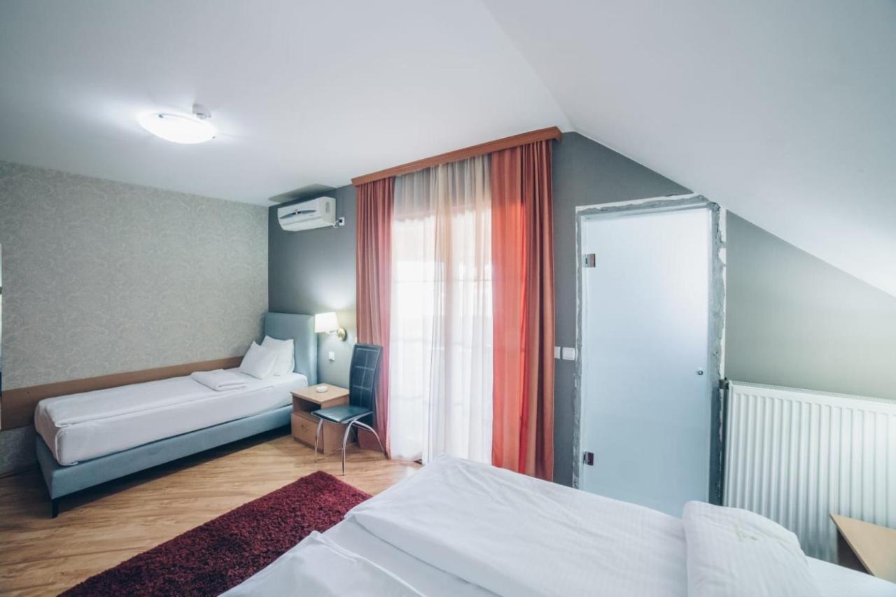 Garni Hotel Radovic كراغوييفاك المظهر الخارجي الصورة